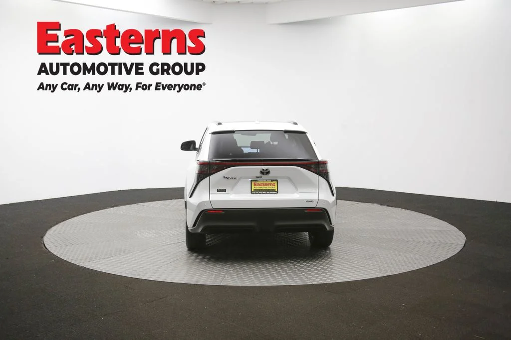 Used 2023 White Toyota XLE image 35