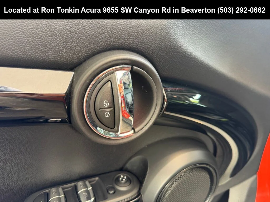 Used 2019 Solaris Orange Metallic MINI Classic image 12