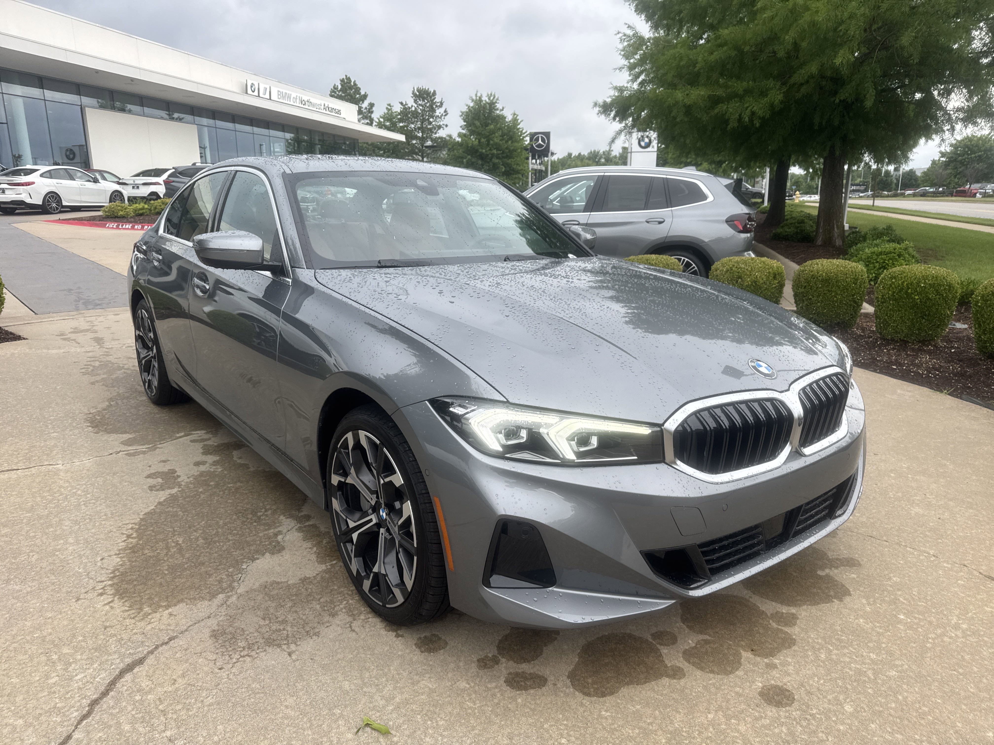 2025 BMW 3 Series 330i - Photo 6