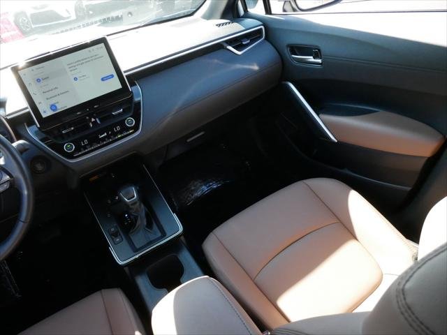 Certified Used 2026 WIND CHILL PEARL* Toyota  image 11