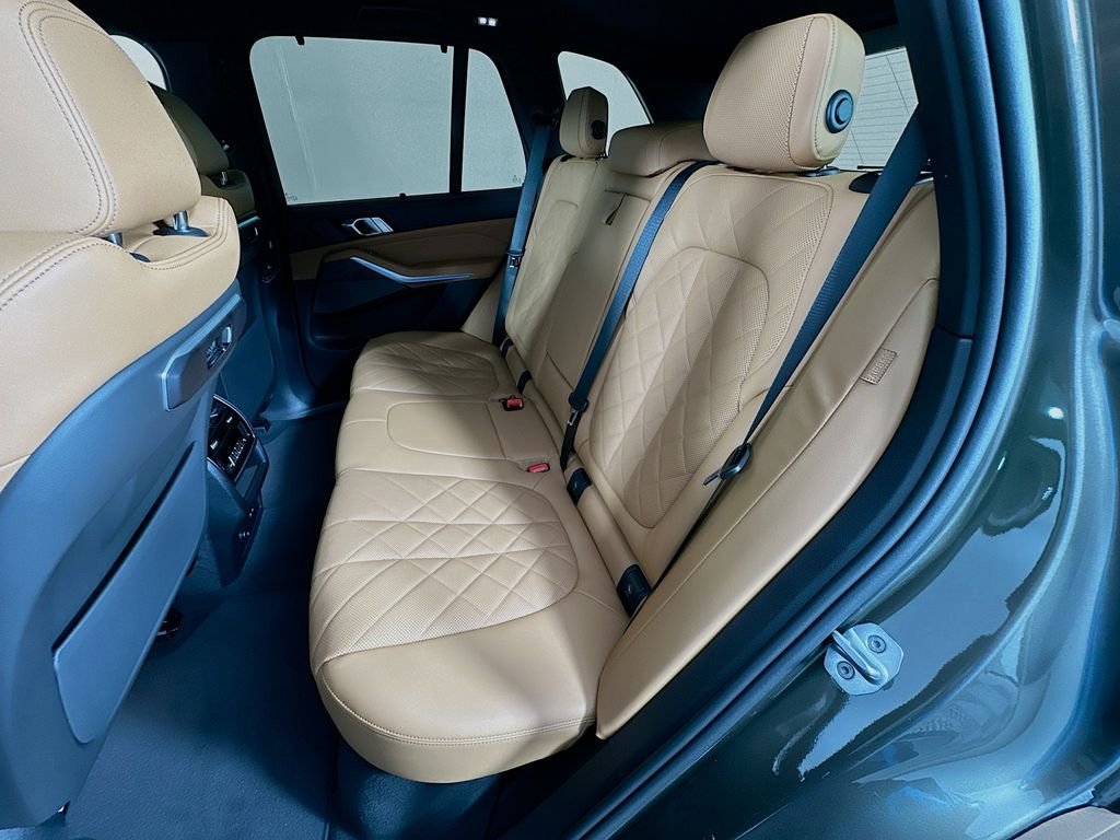 Used 2026 Manhattan Green Metallic BMW xDrive50e image 17
