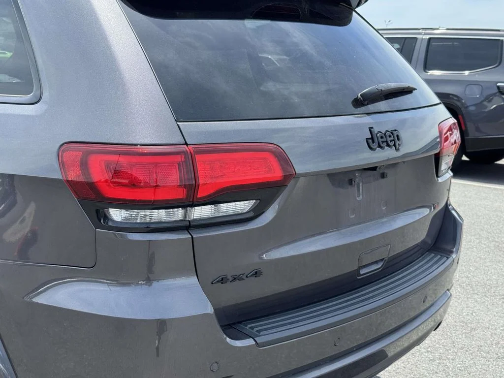 Used 2021 Gray Jeep Laredo X image 10