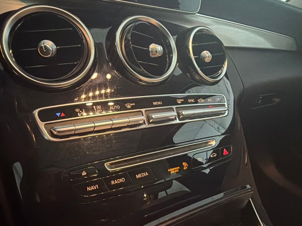 Certified Used 2015 Gray Mercedes-Benz C 300 image 19