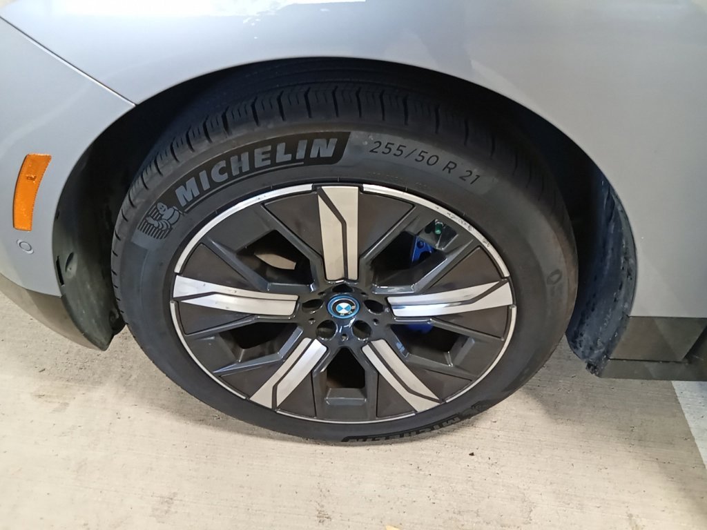 Certified Used 2024 Gray Metallic BMW xDrive50 image 18