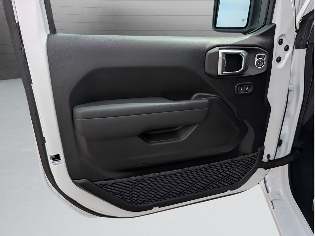 New 2026 Bright White Clear-Coat Exterior Paint Jeep Sport S image 15