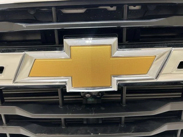 Used 2025 Summit White Chevrolet LT image 28