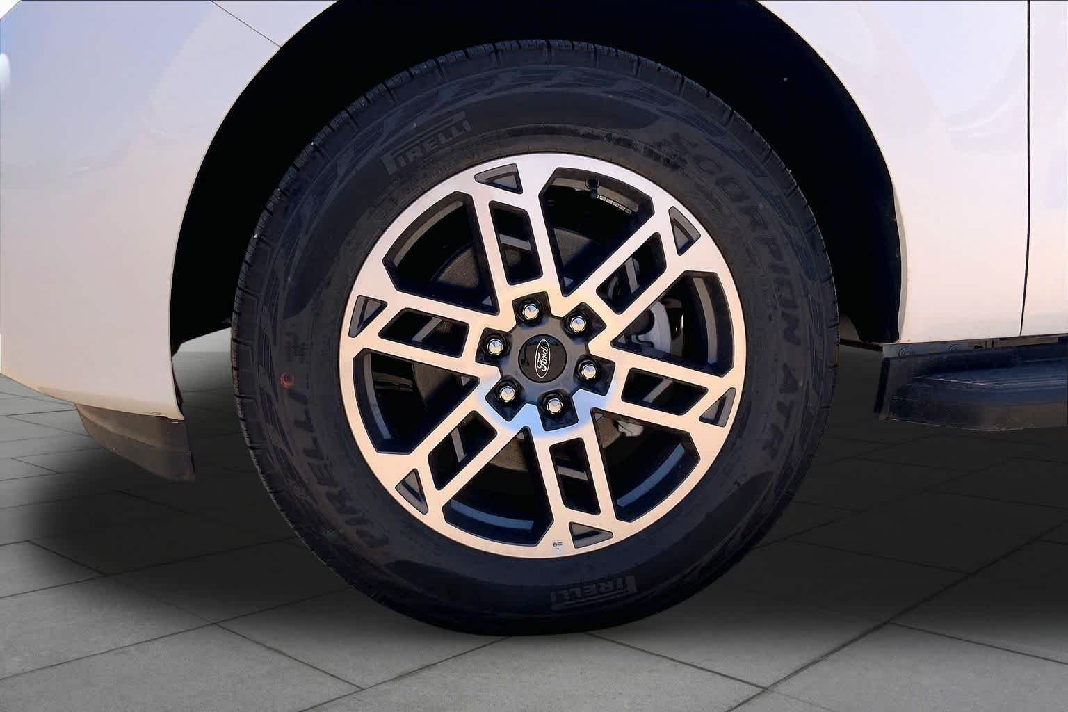 New 2026 Star White Metallic Tri-Coat Ford Active image 11
