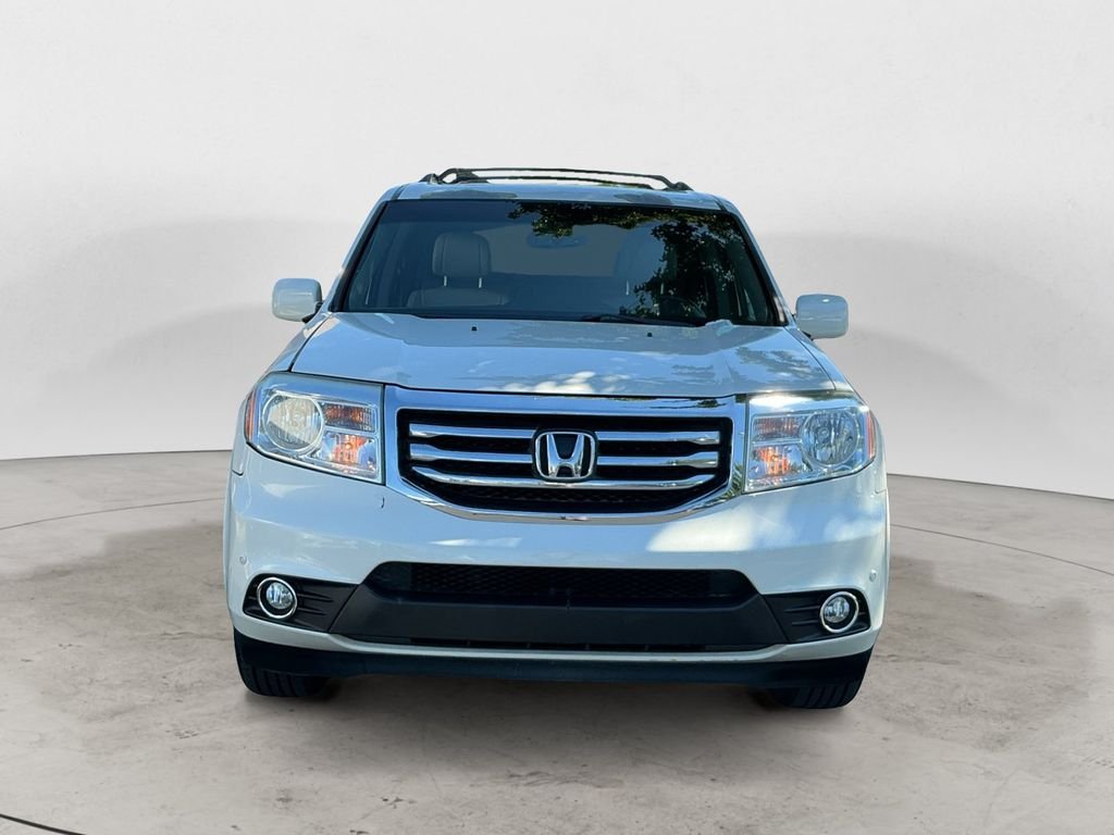 Used 2013 White Honda Touring image 2