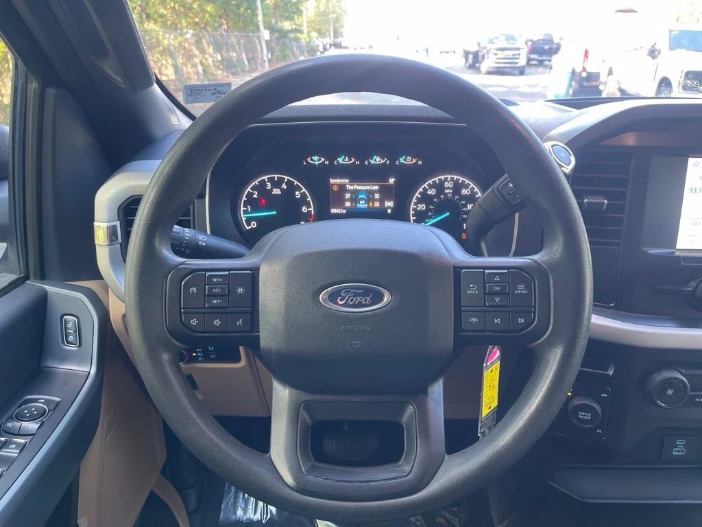 Used 2023 Black Ford XLT image 17