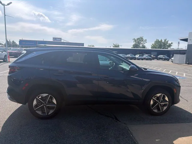 Used 2025 Blue Hyundai SEL image 4