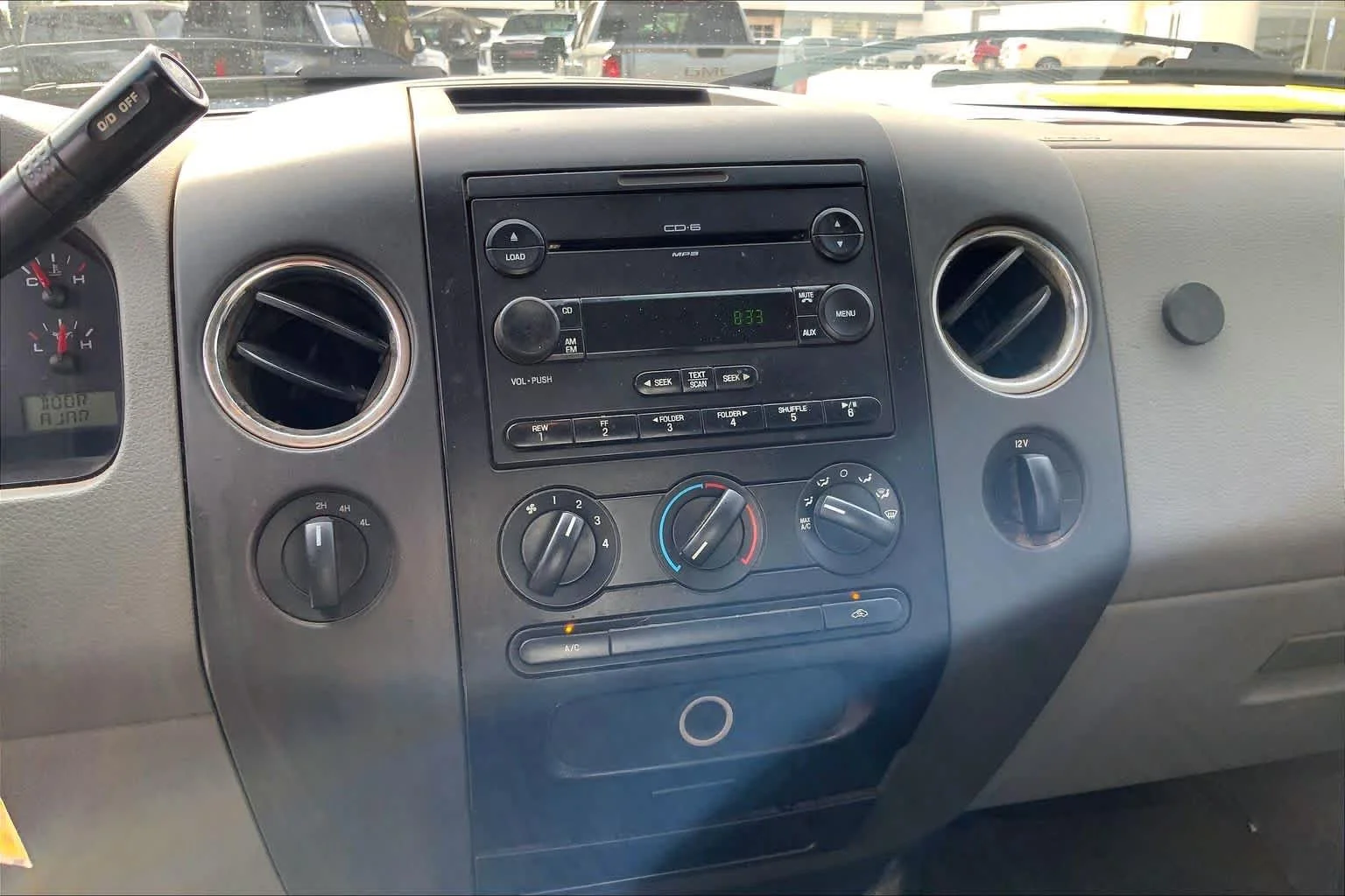 Used 2007 White Sand Tri-Coat Metallic Ford XLT image 29