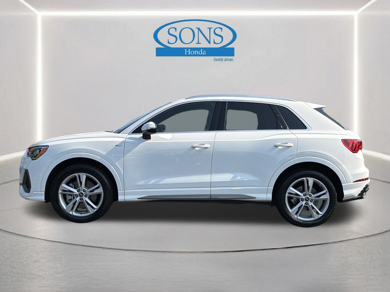 Used 2022 Glacier White Metallic Audi S line Premium image 23