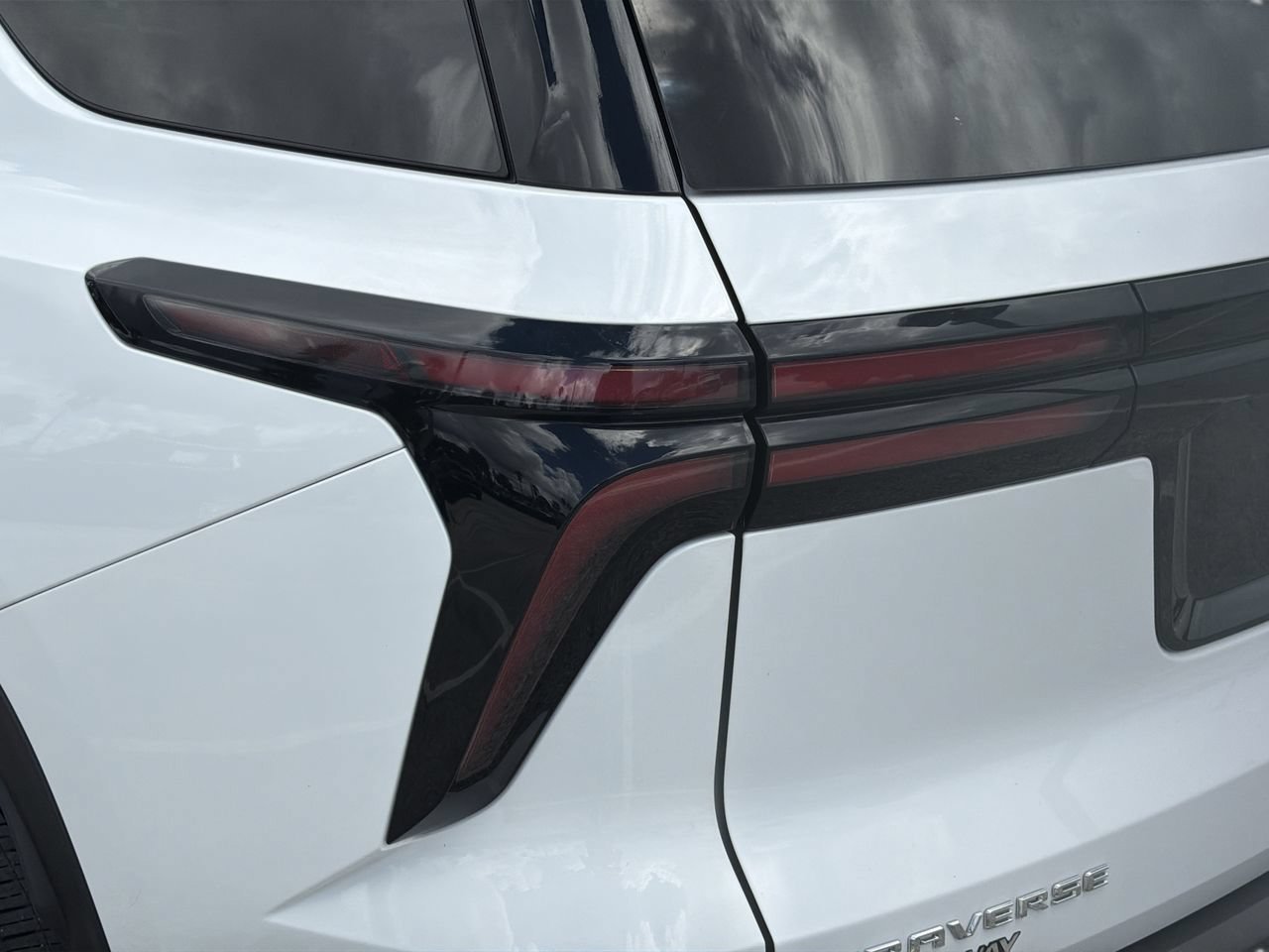 Used 2025 Summit White Chevrolet LT image 7