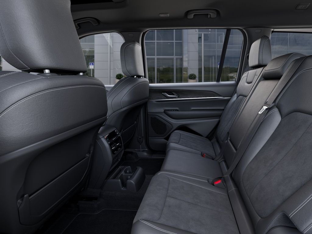 New 2026 Diamond Black Jeep Altitude image 23