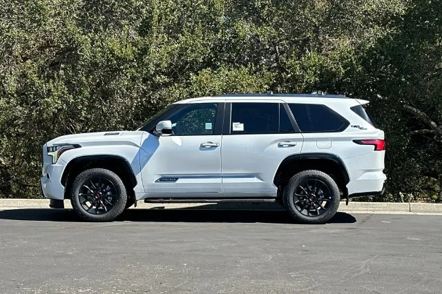 New 2026 Wind Chill Pearl <sup>1</sup> Toyota  Platinum image 7