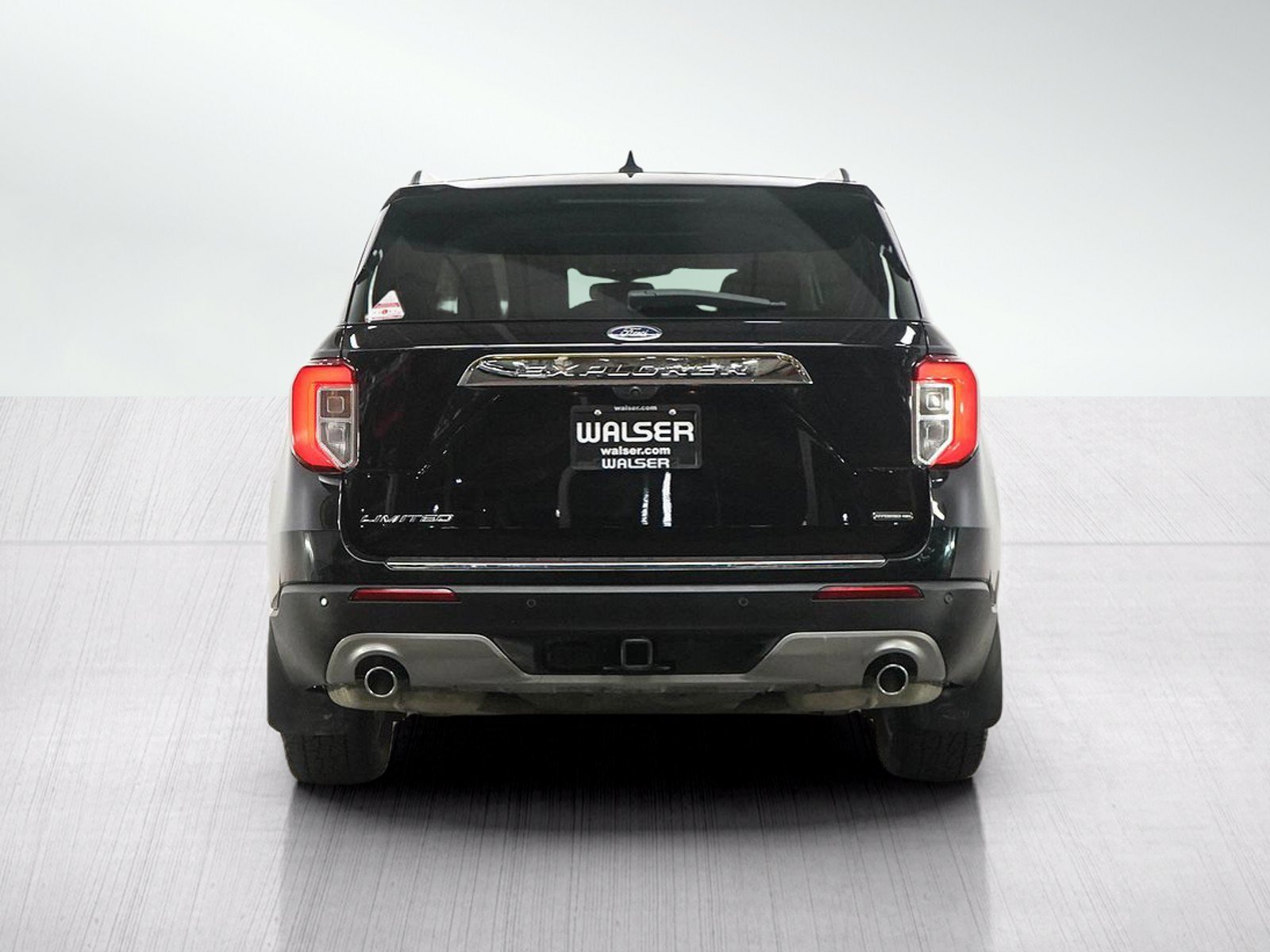 Used 2023  Ford Limited 4WD image 4