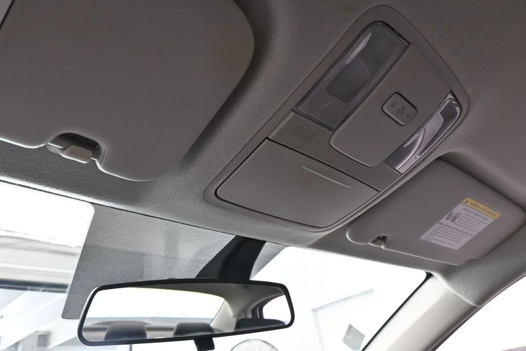 Used 2023 Snow White Pearl Kia LXS image 21