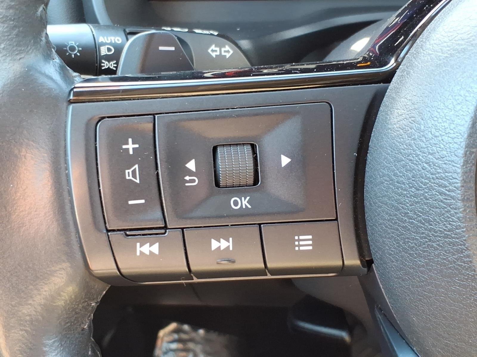 Used 2022 Brilliant Silver Metallic Nissan Platinum image 16