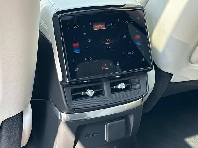 2026 Cadillac VISTIQ Sport - Photo 18