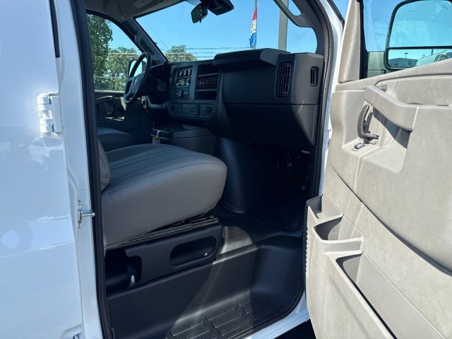 2025 Chevrolet Express Cargo Work Van - Photo 19