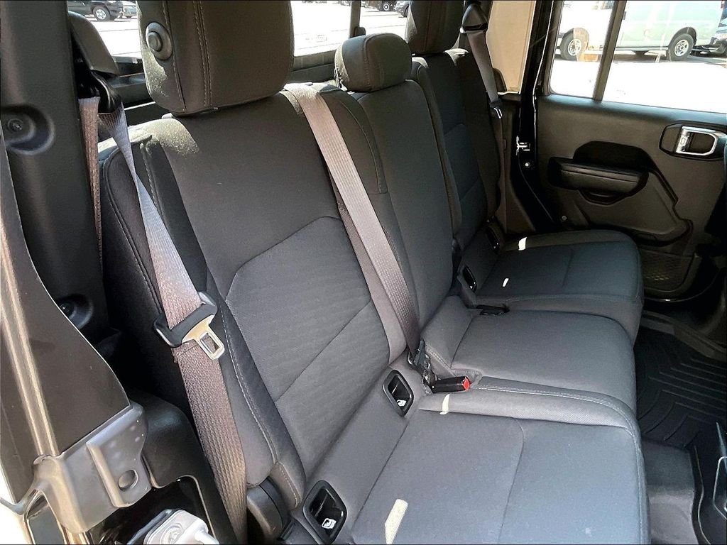 Used 2022 Black Jeep Sport image 17