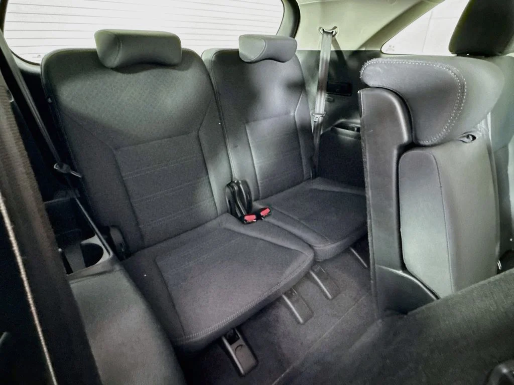 Used 2019 Black Kia L image 32