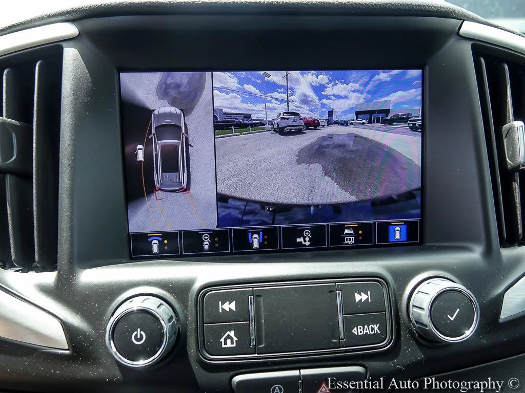 Certified Used 2024 Riptide Metallic GMC SLT image 19