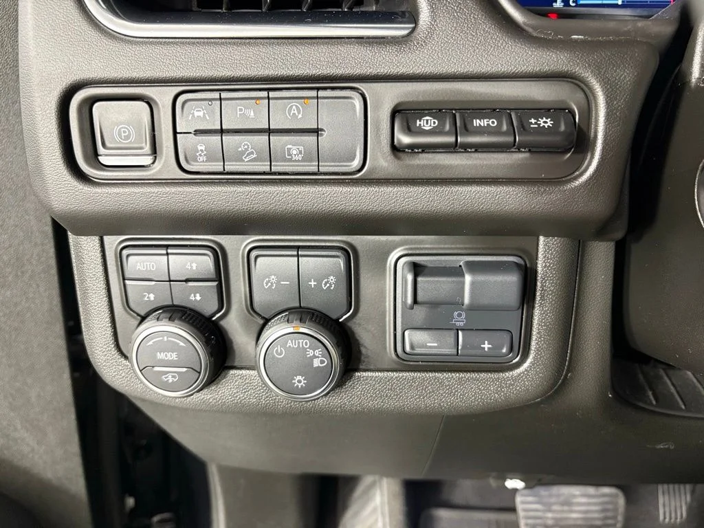 Used 2024 Black Chevrolet High Country image 32