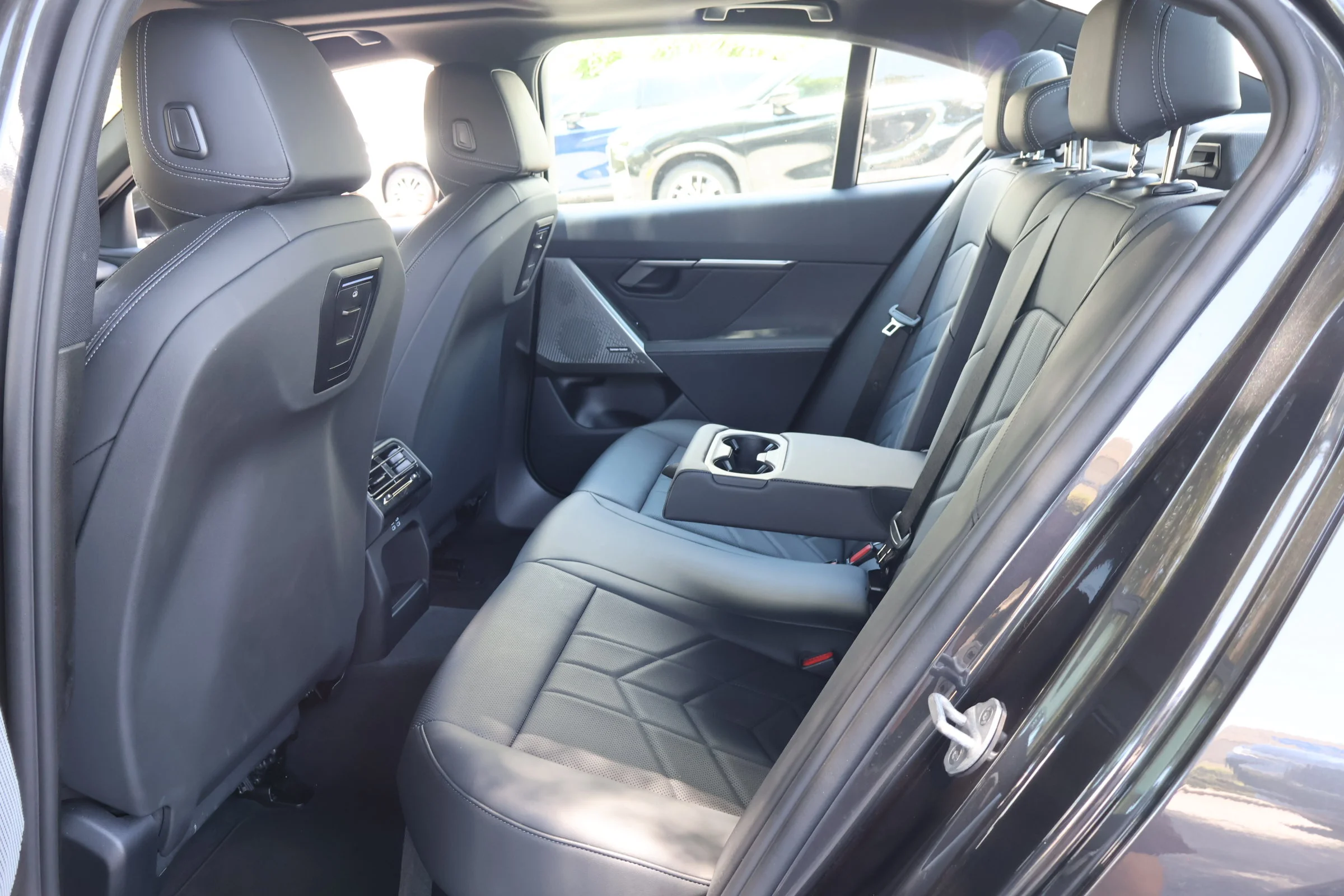 Used 2025 Dark Graphite Metallic BMW 530i image 17