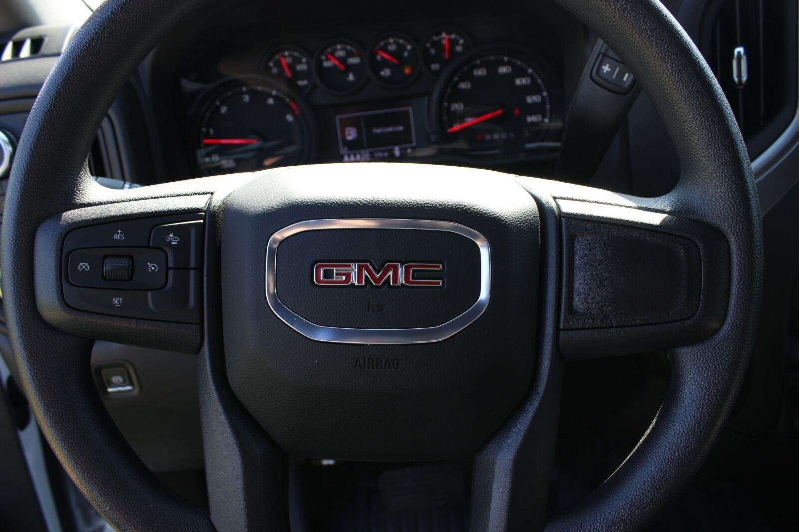 New 2026 Summit White GMC Pro image 21