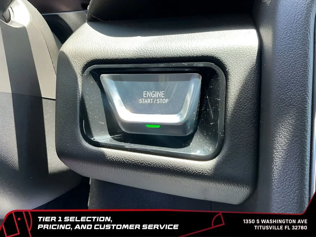 Used 2025 Summit White GMC Denali image 36