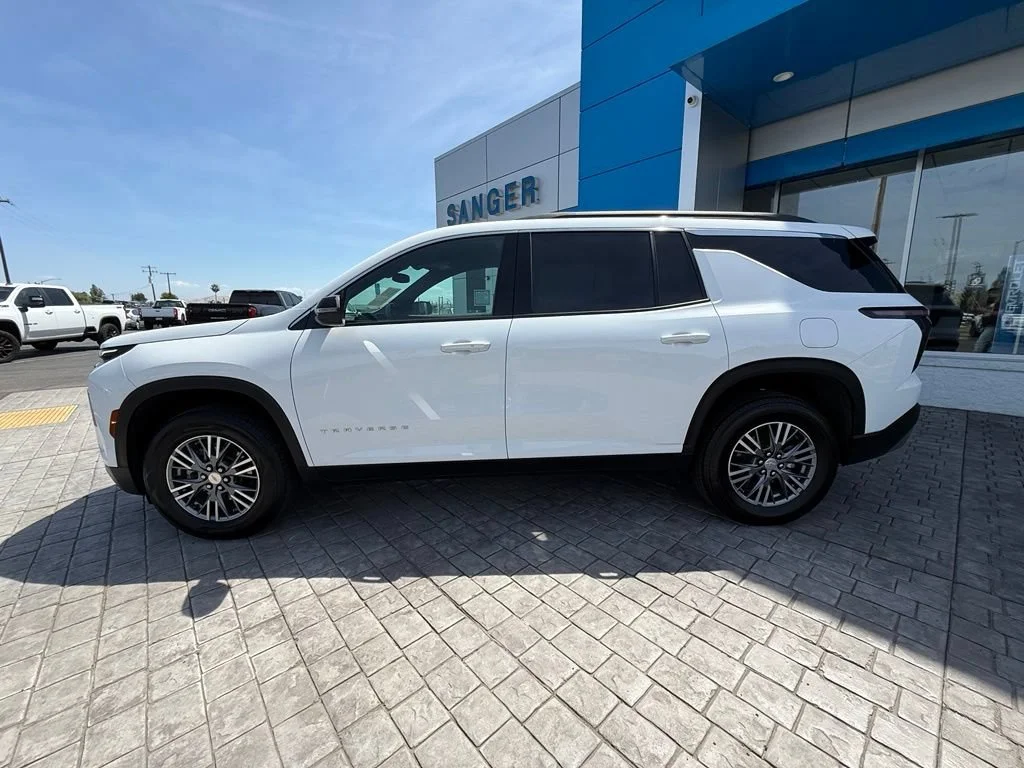 Used 2025 Summit White Chevrolet LT image 7