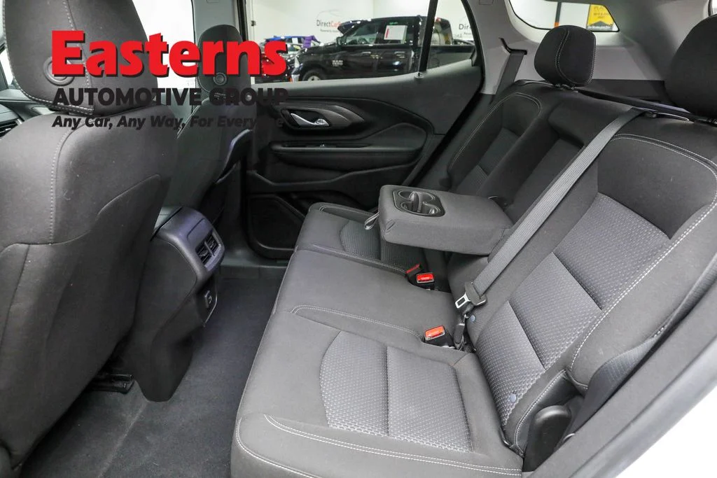 Used 2023 White GMC SLE image 20