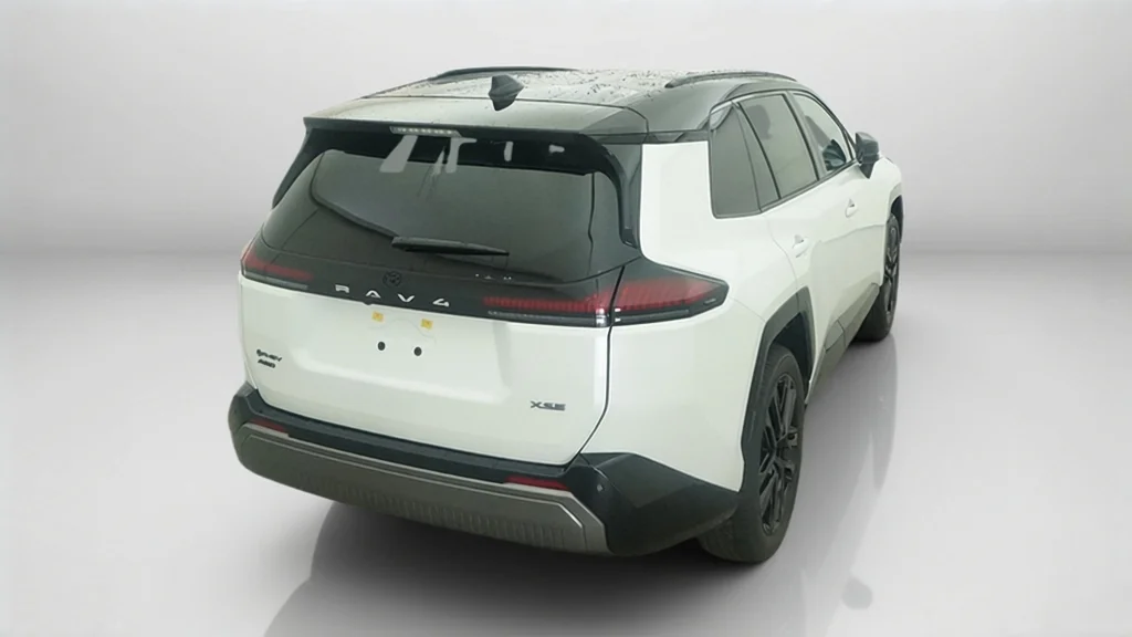 New 2026 Wind Chill Pearl with Midnight Black Metallic roof Toyota XSE image 11