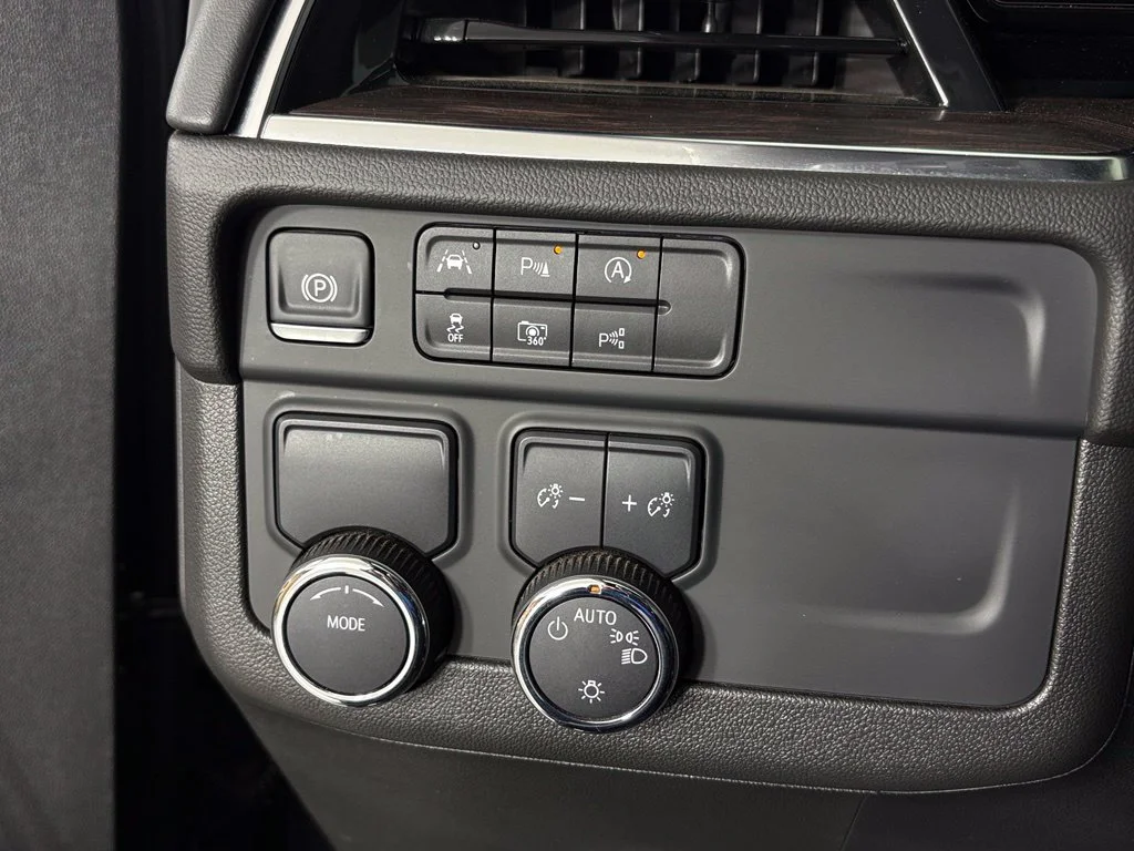 Used 2025 Black Chevrolet LT image 22