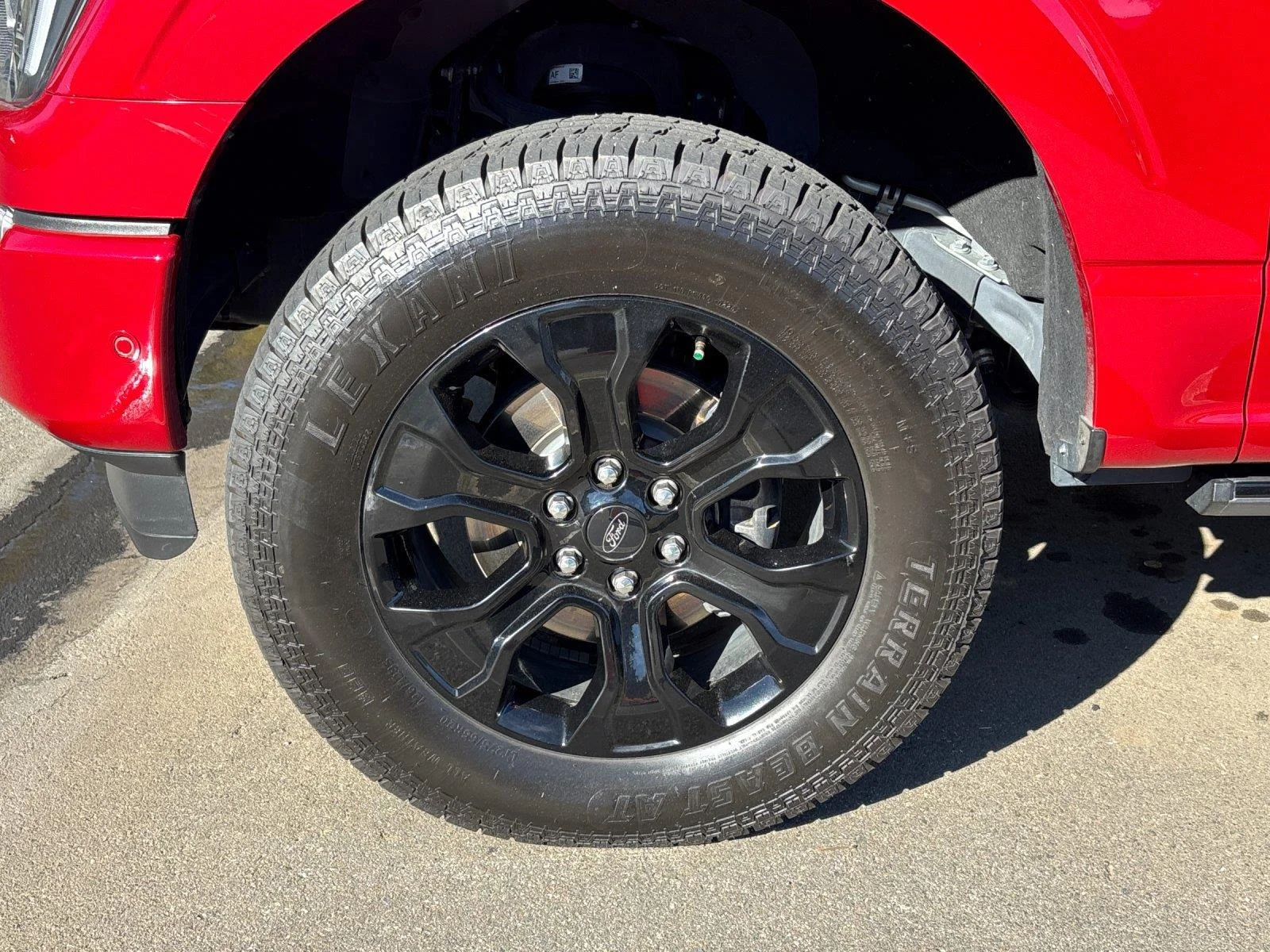 Used 2023 Rapid Red Metallic Tinted Clearcoat Ford Platinum image 9