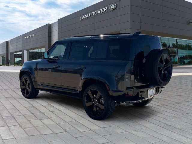 New 2026 Carpathian Grey Land Rover X-Dynamic SE image 3
