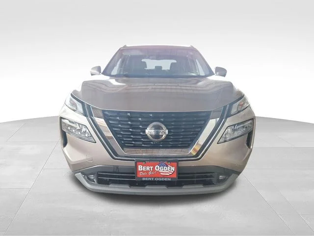 Used 2021 Gold Nissan SL image 2