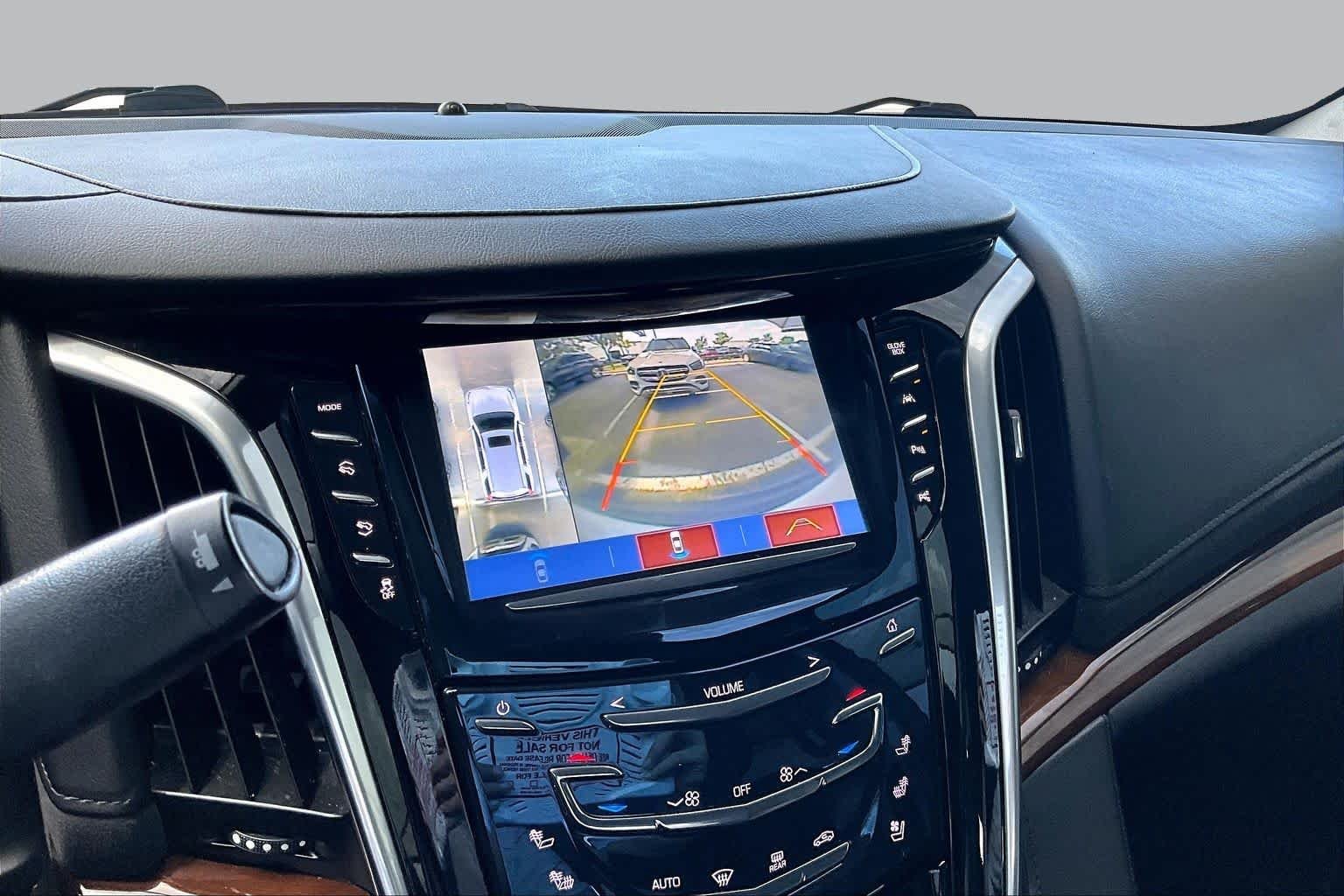 Used 2020 Crystal White Tricoat Cadillac Premium Luxury image 25