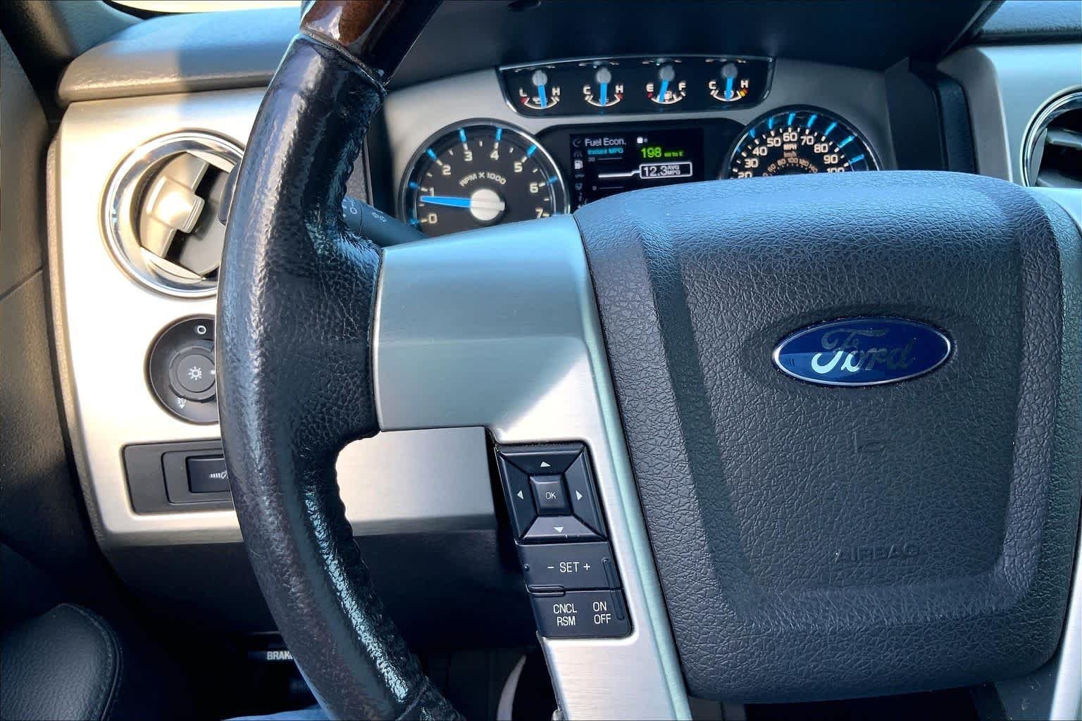 Used 2014 White Platinum Metallic Tri-Coat Ford Platinum image 24
