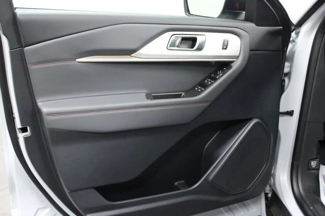New 2026 Space White Metallic Ford Active image 35