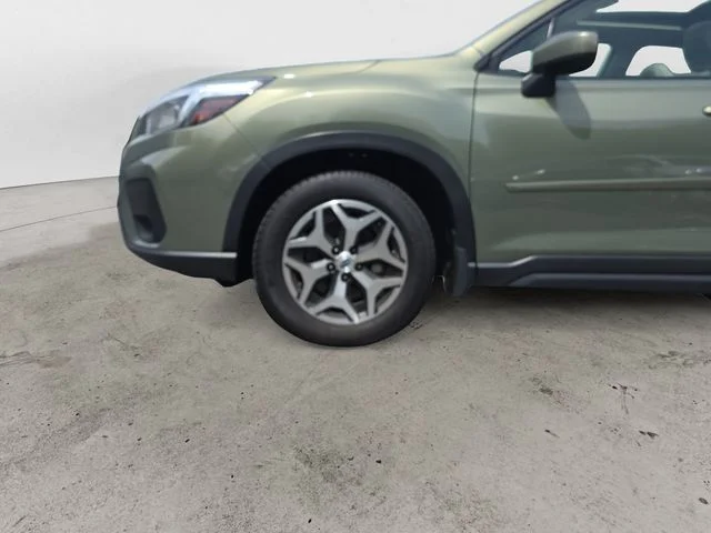 Used 2019 Jasper Green Metallic Subaru Premium image 14
