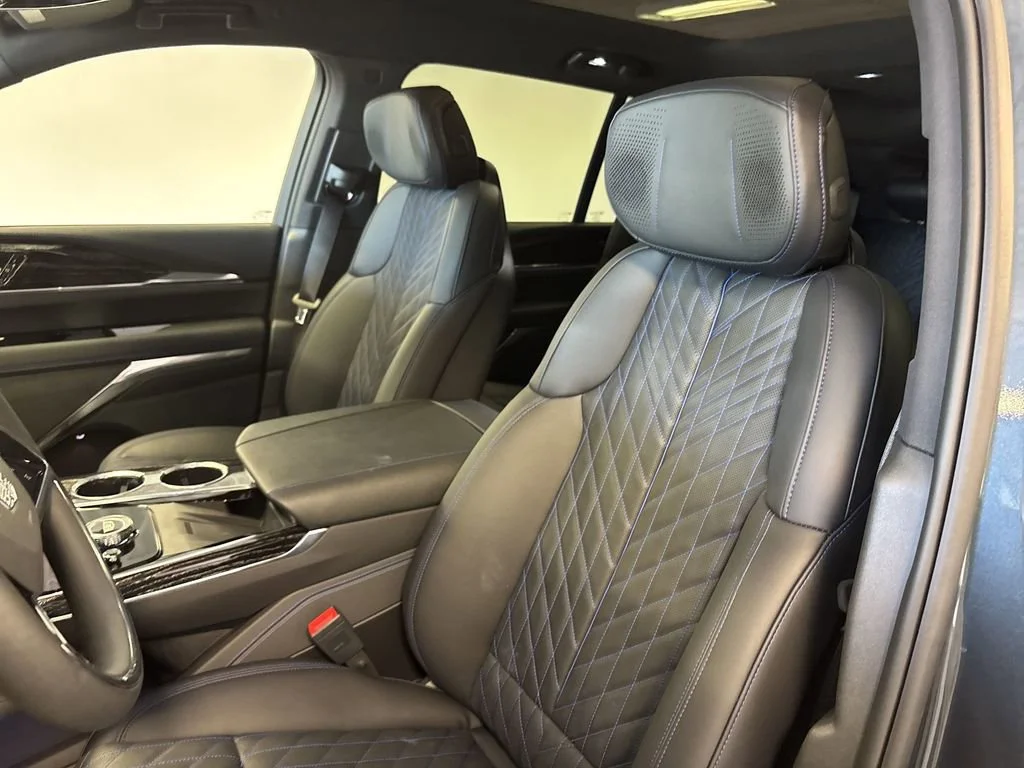 2025 Cadillac Escalade IQ Luxury 1 - Photo 24