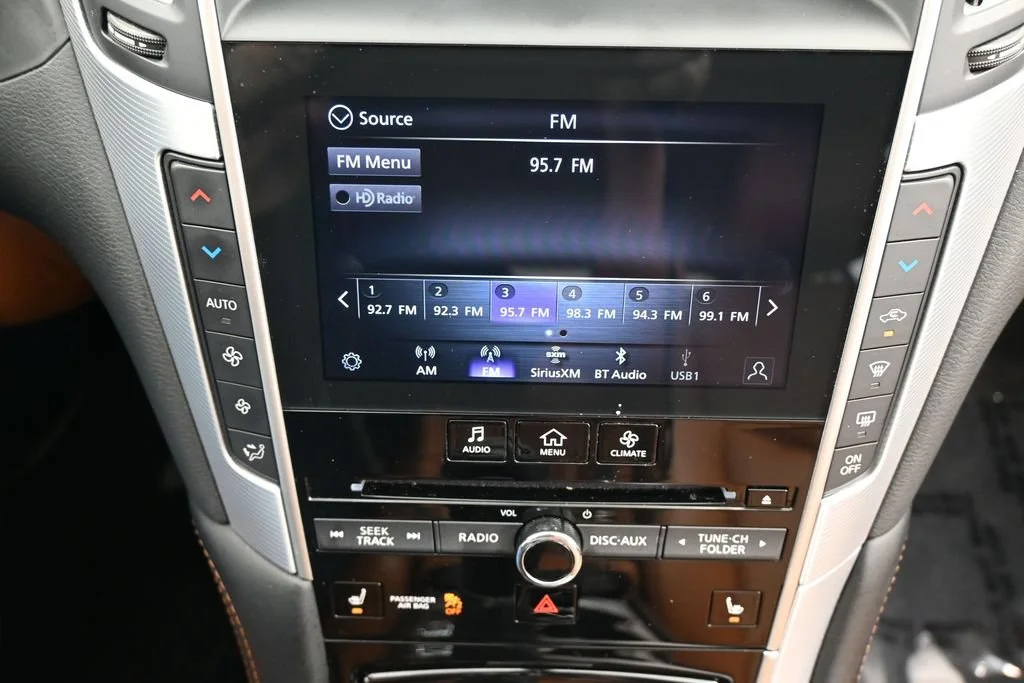 Used 2024 Graphite Shadow INFINITI LUXE image 30