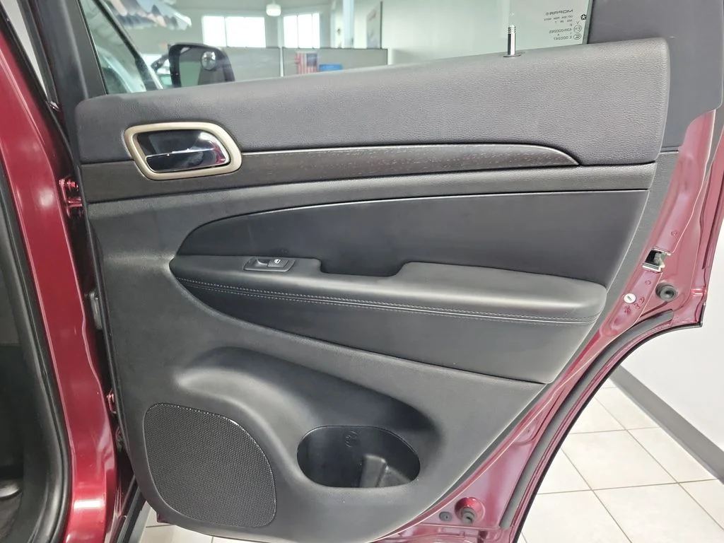 Used 2017 Red Jeep Laredo image 18