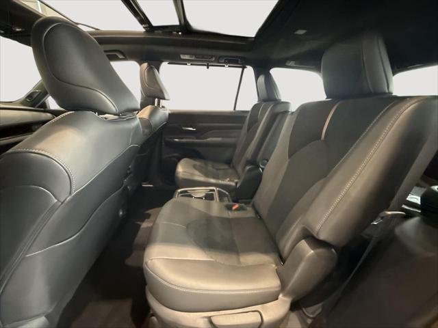 Certified Used 2026 PLATINUM WHITE PEARL MC. Toyota  image 17