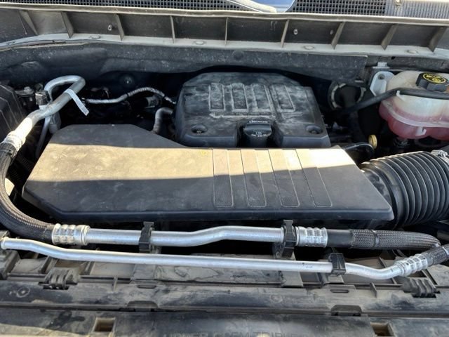 Used 2019 SILVER ICE METALLIC Chevrolet LT image 26