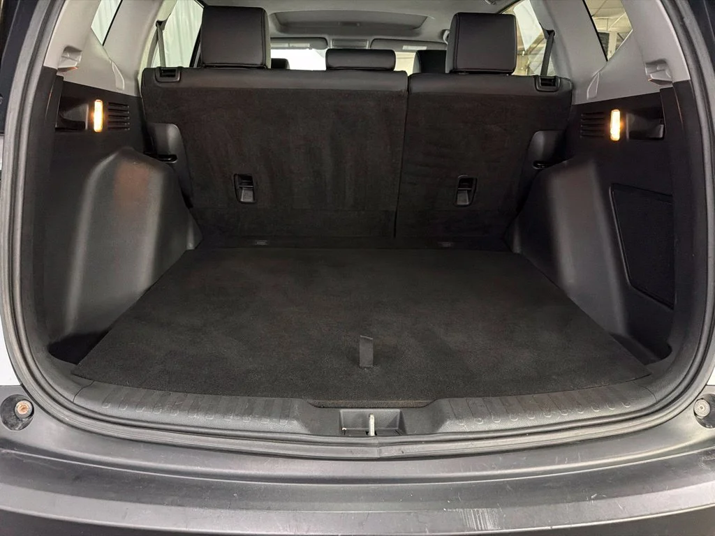 Used 2019 Lunar Silver Metallic Honda Touring image 11