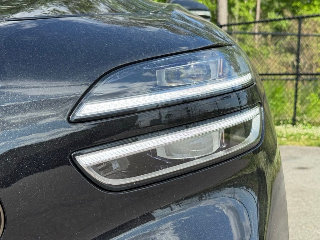 2025 GENESIS G70 Standard - Photo 10