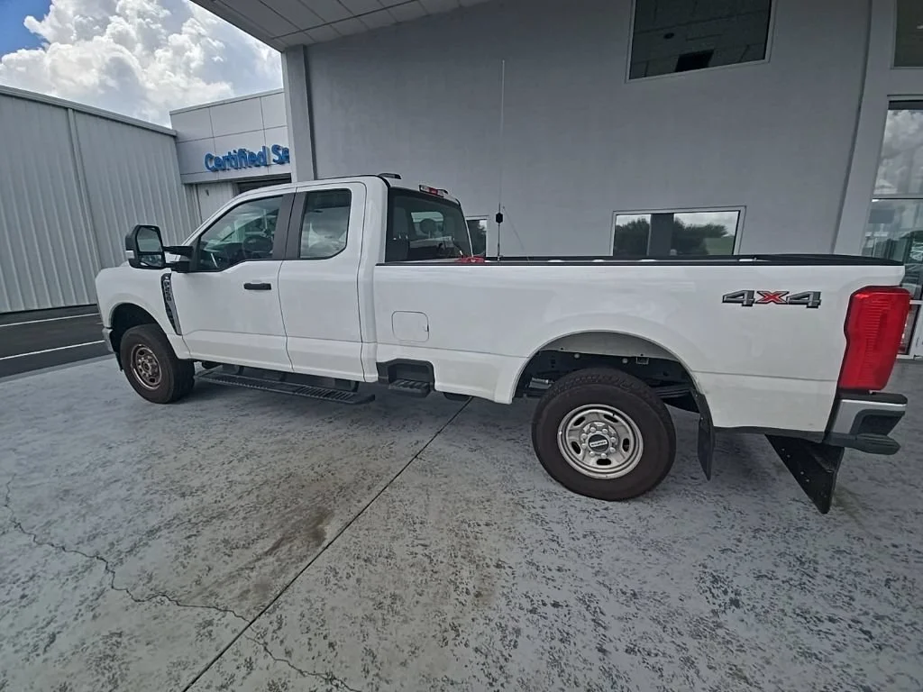 Used 2026 Oxford White Ford XL image 13